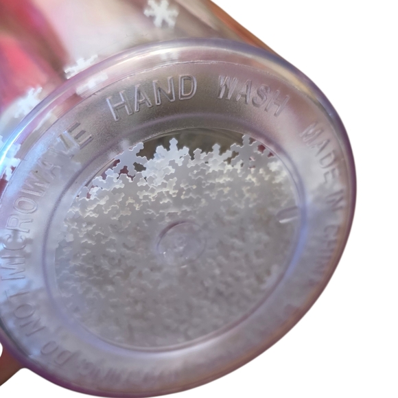 Penguin Holiday Tumbler with Body Care Gift Set Inside - Picture 3 of 9